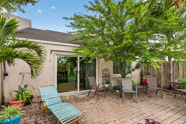5028 NW 11th Way, Deerfield Beach, FL 33064