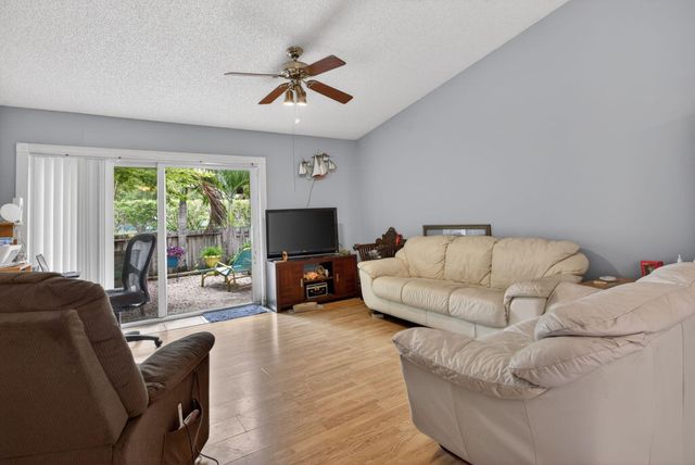 5028 NW 11th Way, Deerfield Beach, FL 33064