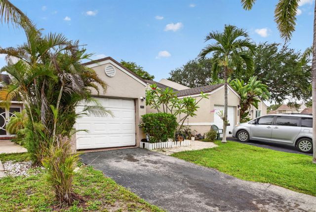 5028 NW 11th Way, Deerfield Beach, FL 33064