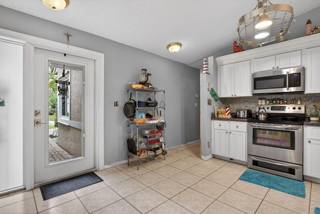 5028 NW 11th Way, Deerfield Beach, FL 33064