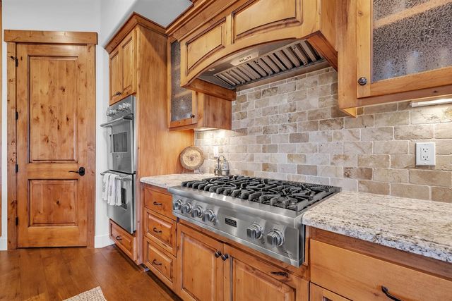 23461 Alexis Dr, Auburn, CA 95602