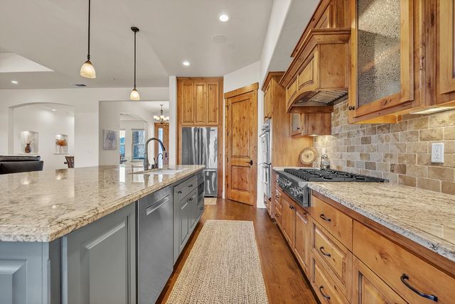 23461 Alexis Dr, Auburn, CA 95602