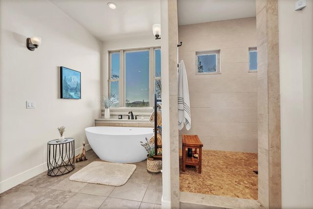 23461 Alexis Dr, Auburn, CA 95602