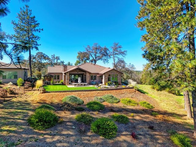 23461 Alexis Dr, Auburn, CA 95602