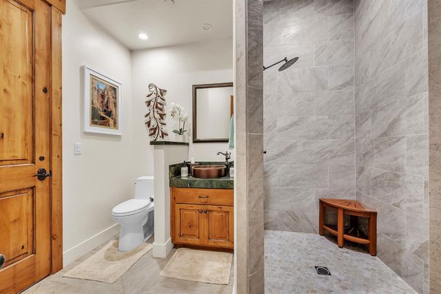 23461 Alexis Dr, Auburn, CA 95602