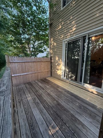 3 Treetop Ln 8, Kingston, MA 02364