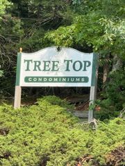 3 Treetop Ln 8, Kingston, MA 02364