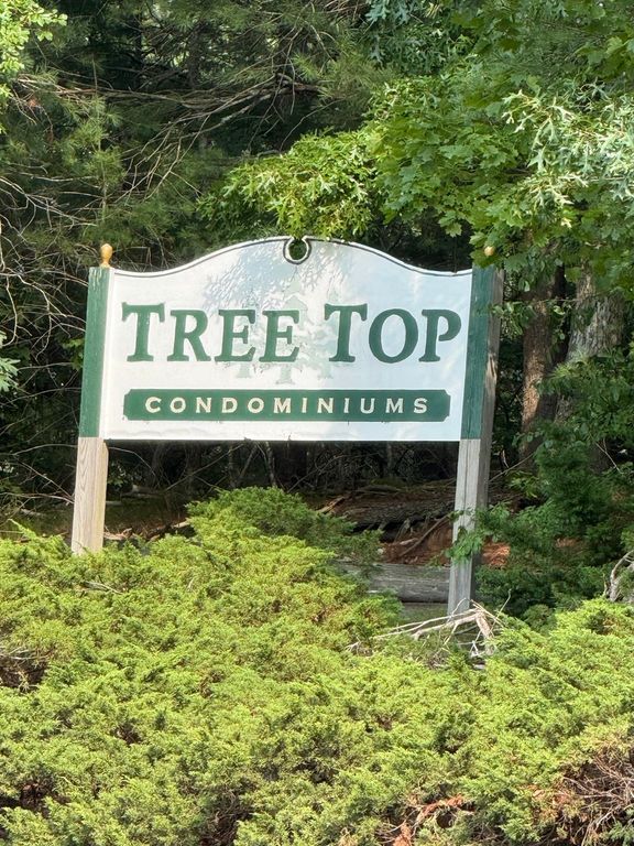 3 Treetop Ln 8, Kingston, MA 02364
