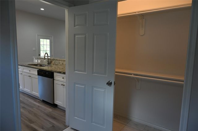 2352 Cedar Place Dr Drive, Conroe, TX 77306