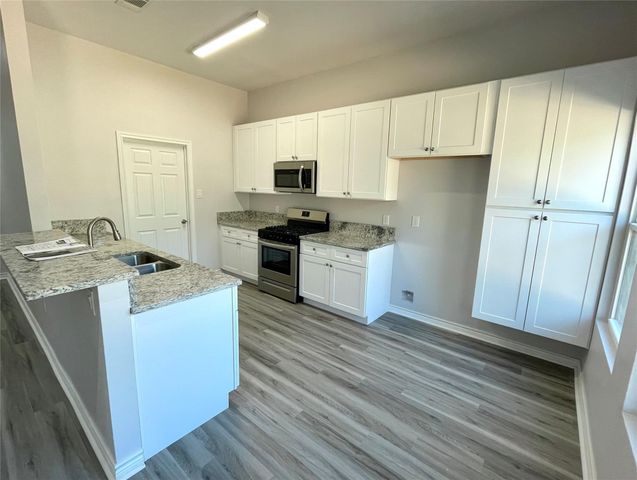 2352 Cedar Place Dr Drive, Conroe, TX 77306