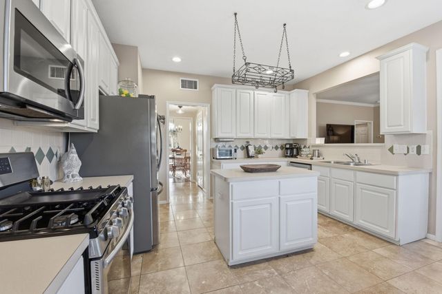 6718 Bienville Avenue, Baytown, TX 77521