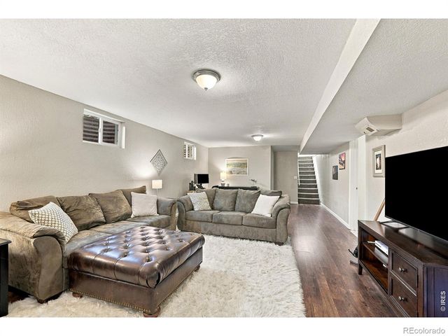 1521 S Carr Street, Lakewood, CO 80232