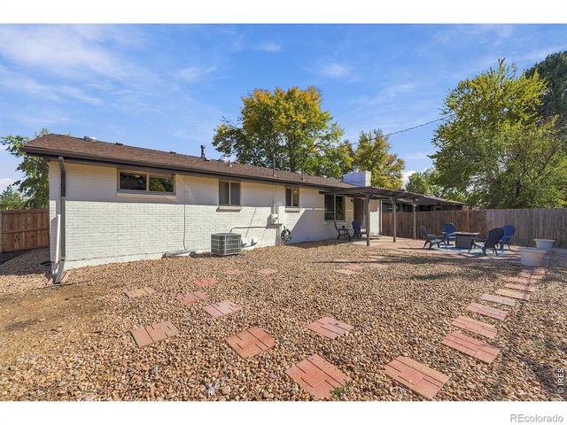 1521 S Carr Street, Lakewood, CO 80232