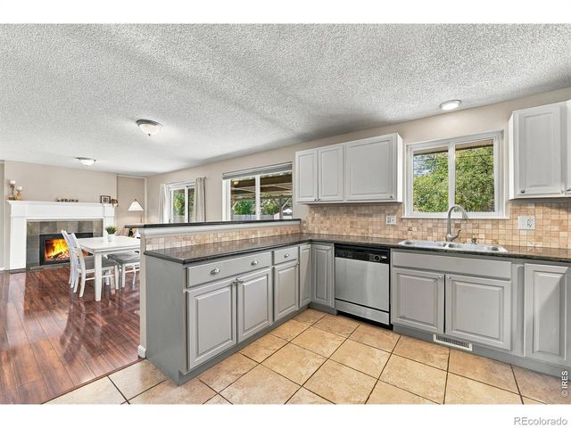1521 S Carr Street, Lakewood, CO 80232