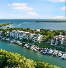 6200 SW 152nd St, Palmetto Bay, FL 33157