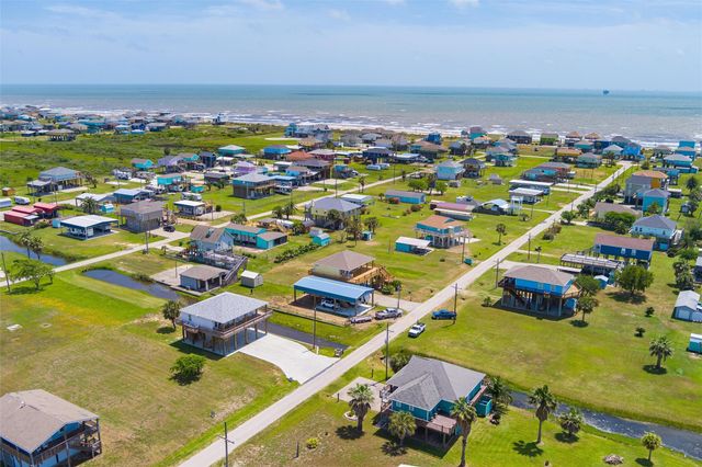 962 S Sage, Crystal Beach, TX 77650