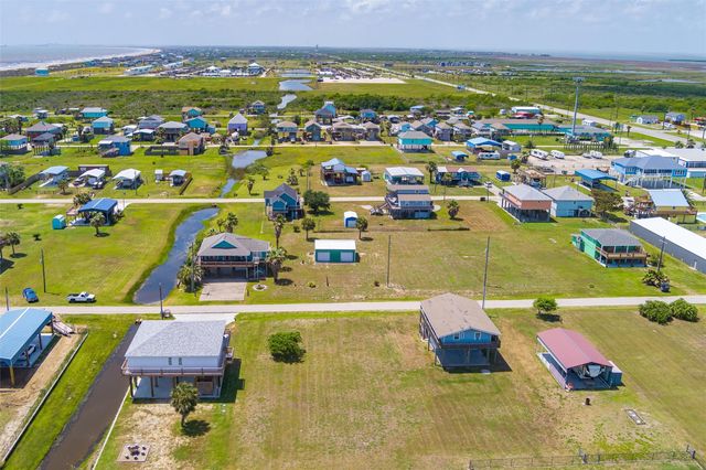 962 S Sage, Crystal Beach, TX 77650