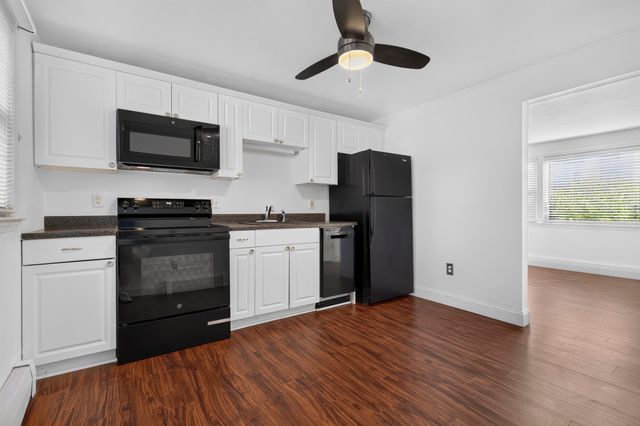 24 Blucher Street, Manchester, NH 03102