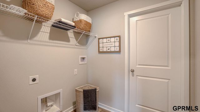 18475 Greenfield Street, Omaha, NE 68136