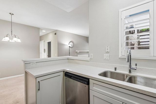 3674 Oakwood Terrace 203, Fremont, CA 94536