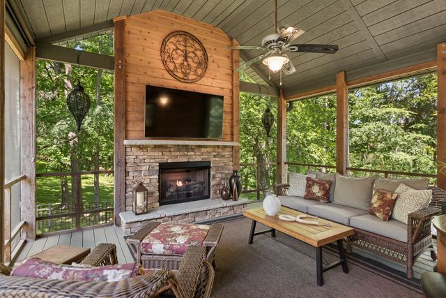 1023 Mount Olivet Rd, Hendersonville, TN 37075