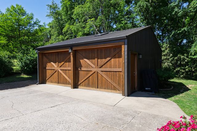1023 Mount Olivet Rd, Hendersonville, TN 37075