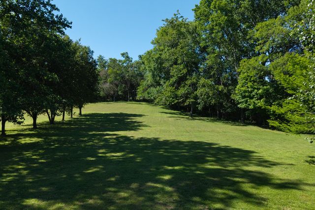 1023 Mount Olivet Rd, Hendersonville, TN 37075