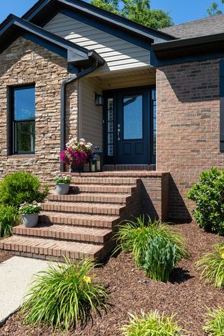 1023 Mount Olivet Rd, Hendersonville, TN 37075