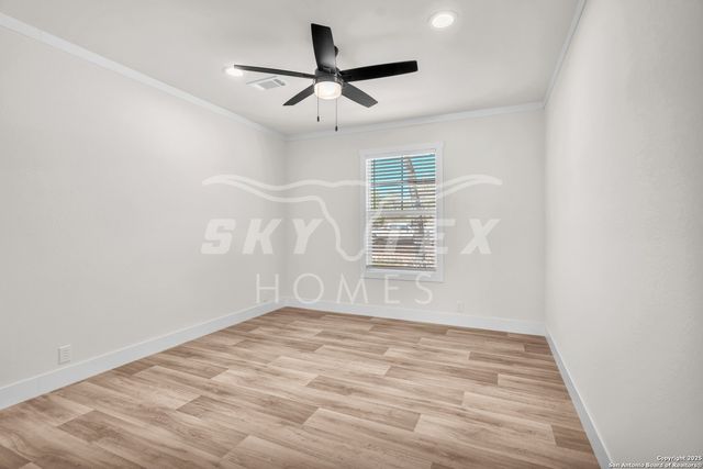 132 Syrah St, La Vernia, TX 78121