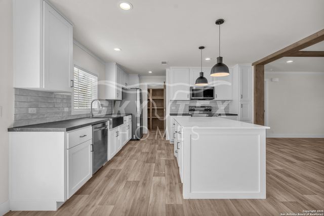 132 Syrah St, La Vernia, TX 78121