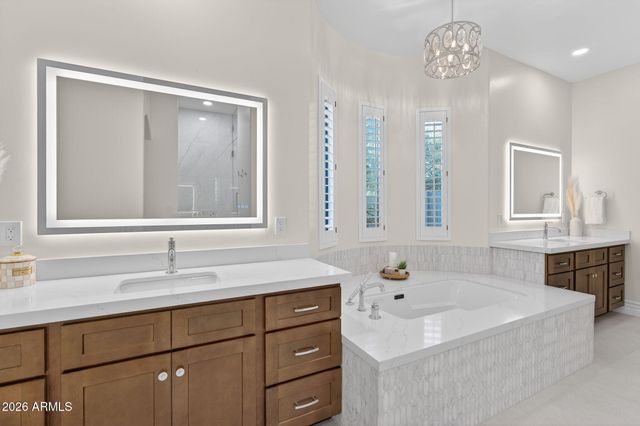 2068 E TIFFANY Court, Gilbert, AZ 85298