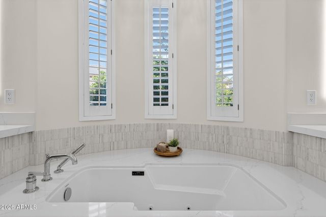 2068 E TIFFANY Court, Gilbert, AZ 85298