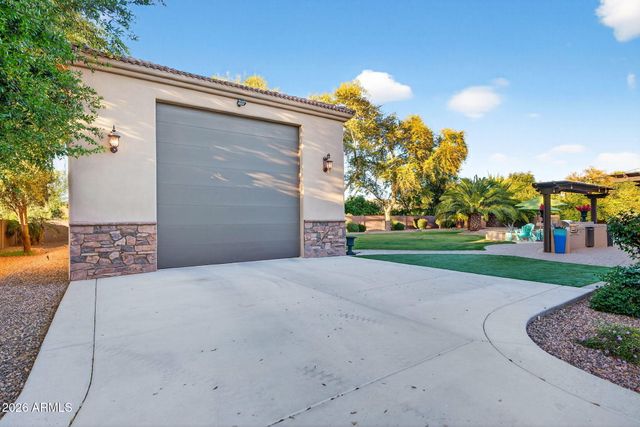 2068 E TIFFANY Court, Gilbert, AZ 85298