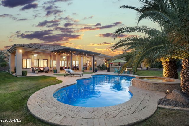 2068 E TIFFANY Court, Gilbert, AZ 85298