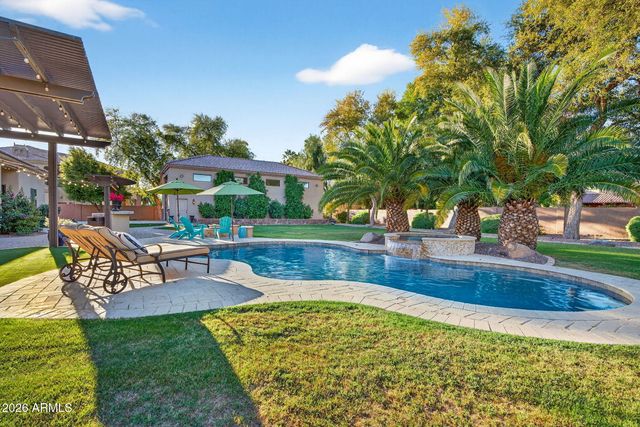 2068 E TIFFANY Court, Gilbert, AZ 85298