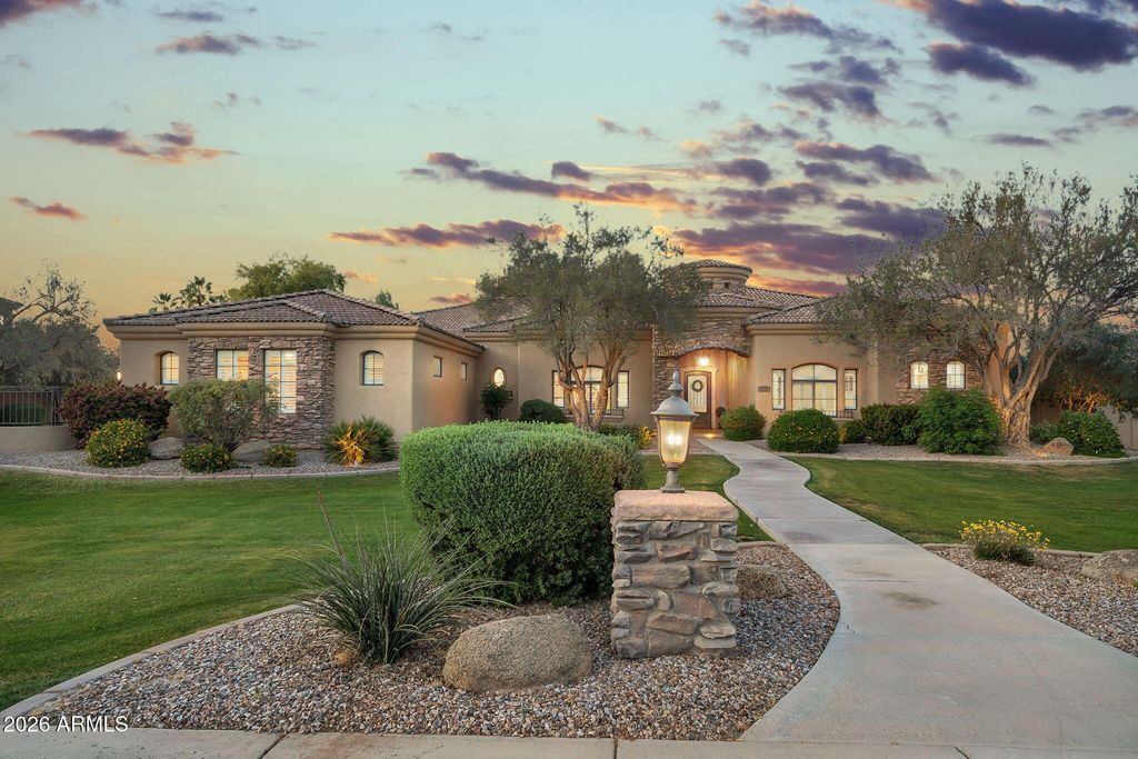 2068 E TIFFANY Court, Gilbert, AZ 85298