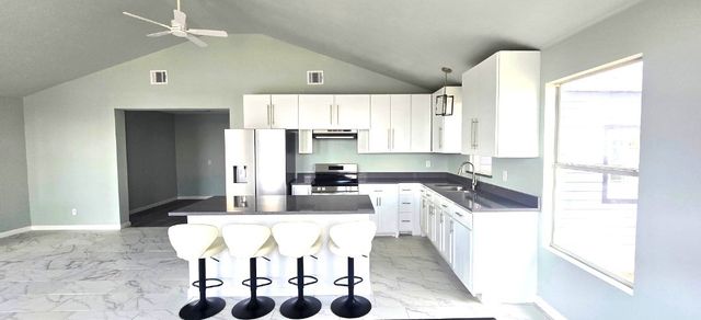 110 Overlook Trail, Azle, TX 76020