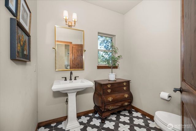 2415 Hangman Creek Lane, Spokane, WA 99224