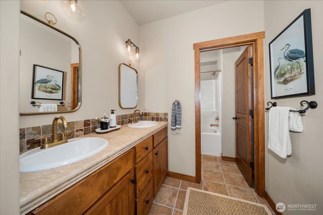 2415 Hangman Creek Lane, Spokane, WA 99224