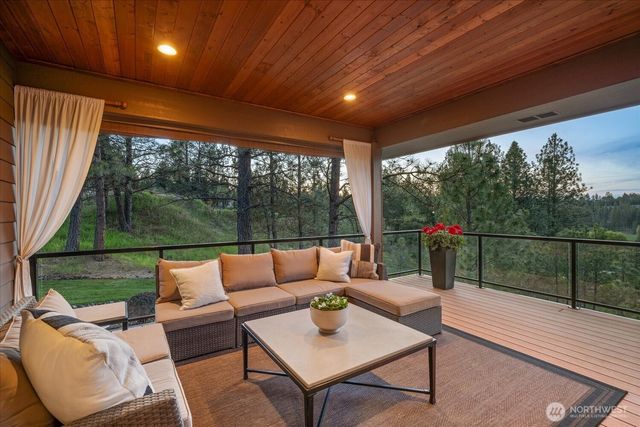 2415 Hangman Creek Lane, Spokane, WA 99224