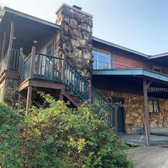 222 Twin Harbors Drive, Onalaska, TX 77360