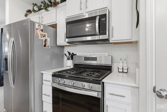 8716 Akero Avenue, Bakersfield, CA 93307