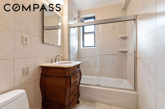 2540 31st Ave Apt 6E, New York City, NY 11106