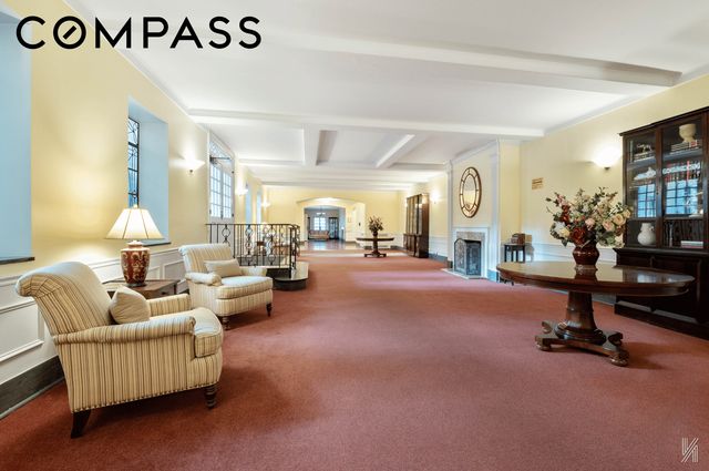 2540 31st Ave Apt 6E, New York City, NY 11106