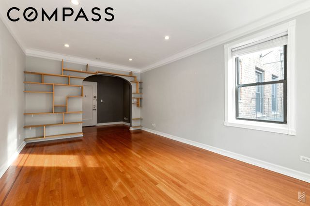 2540 31st Ave Apt 6E, New York City, NY 11106
