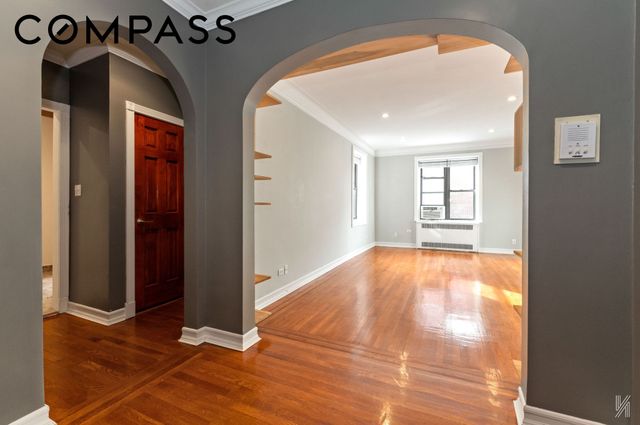 2540 31st Ave Apt 6E, New York City, NY 11106