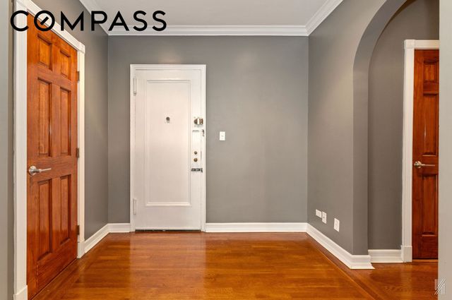 2540 31st Ave Apt 6E, New York City, NY 11106