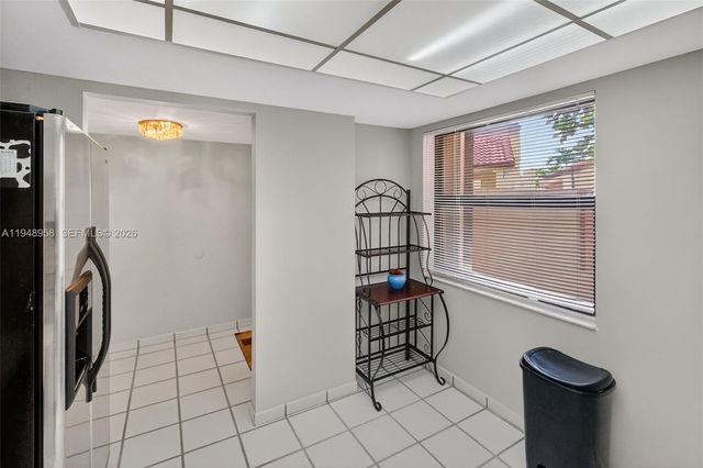 9937 NW 9th St. Cir. 13-19, Miami, FL 33172