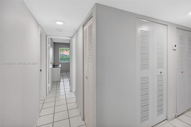 9937 NW 9th St. Cir. 13-19, Miami, FL 33172