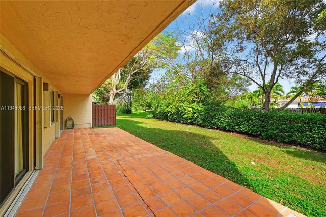 9937 NW 9th St. Cir. 13-19, Miami, FL 33172